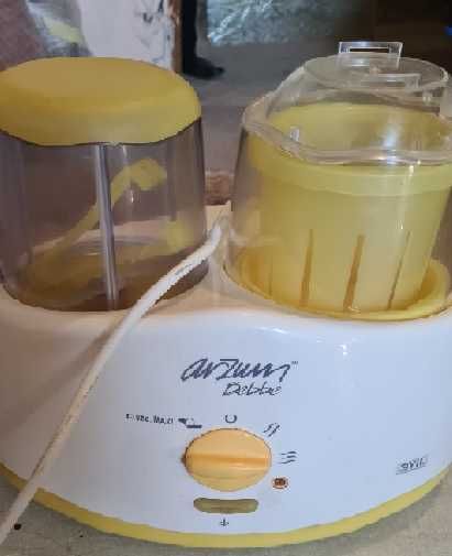 Уред за приготвяне на бебешки пюрета на пара.