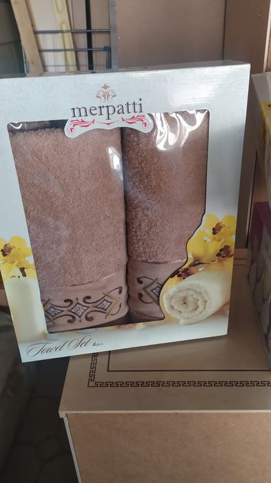 Продам 3 набора полотенца