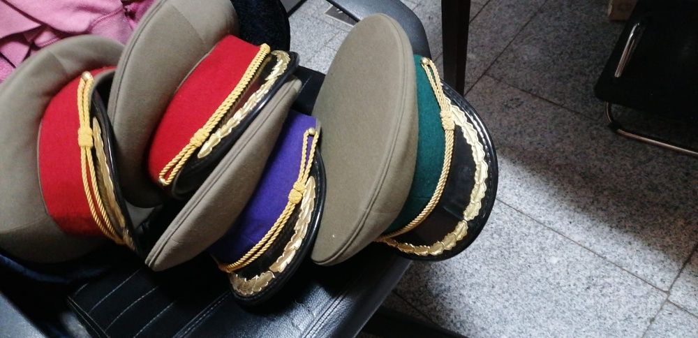 Caschete militara scoase din uz