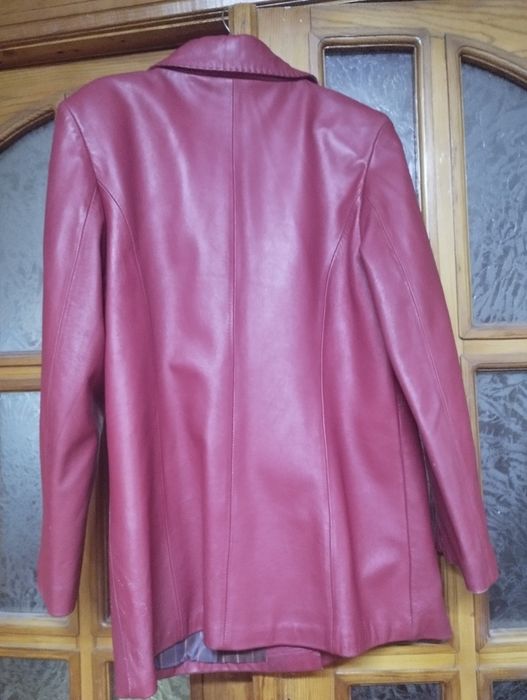 Продам кожаные куртки