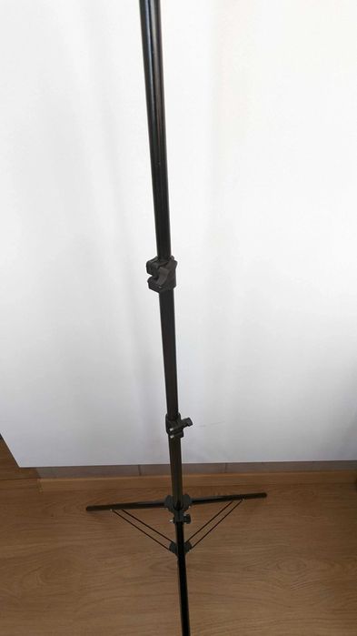 Нова метална стойка / статив за фризьорска тренировъчна глава 190см