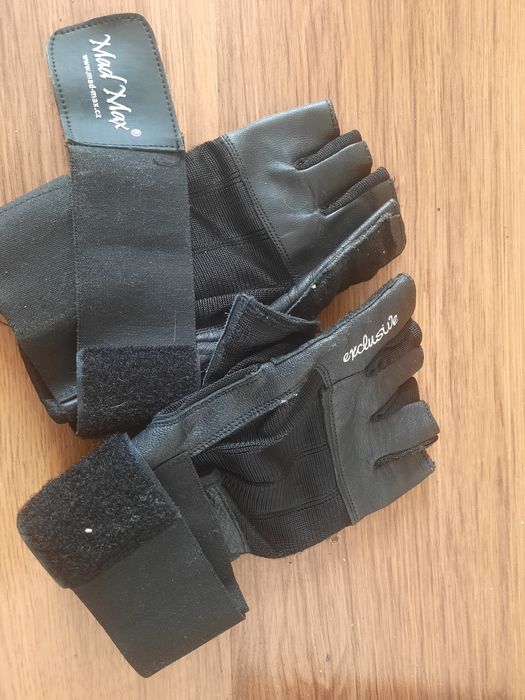 Боксёрские перчатки по мешку