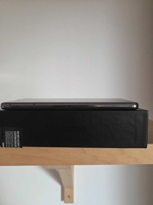 Samsung Galaxy S21 5G FARA SCHIMBURI