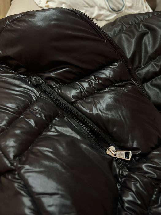 Geacă Moncler neagră, lucioasă originală