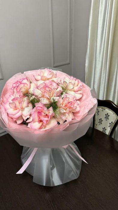 Двухцветные розы