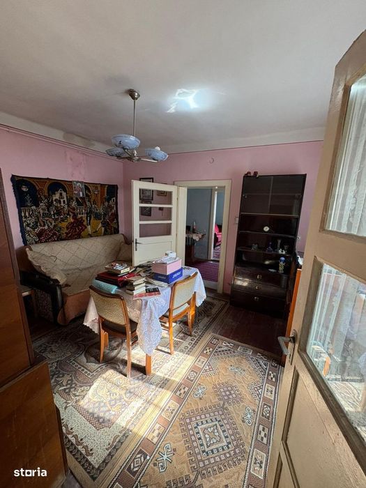 Casă de vânzare singur in curte, teren 320 mp, zona Lazaret.