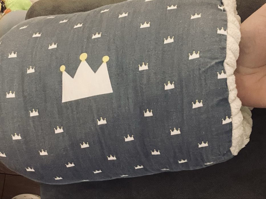 Възглавница за кърмене .