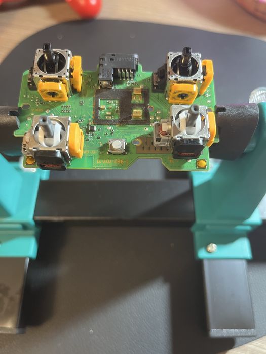 Reparatii controllere ps5,edge/ps4 ,inlocuire joystick