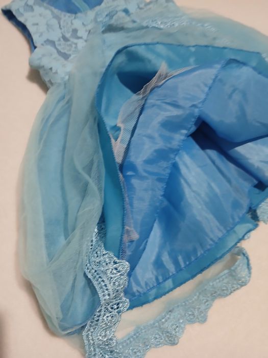 Разкошна синя рокля 80