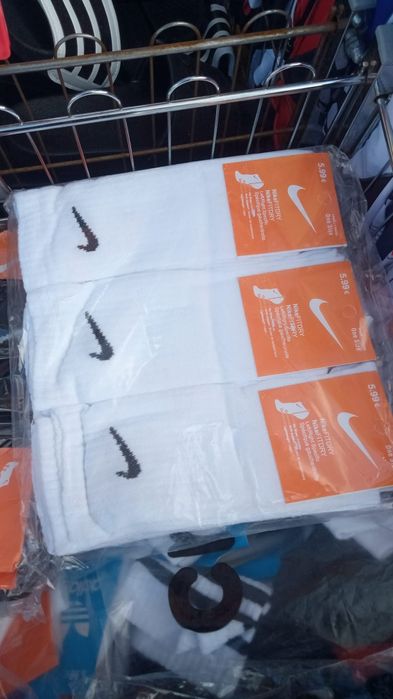 Дълги чорапи на едро