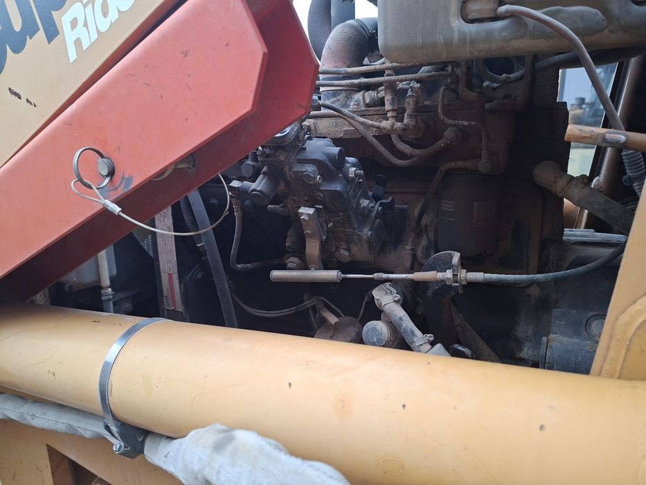 Vînd buldo escavator case 590  sle adus recent iitalia