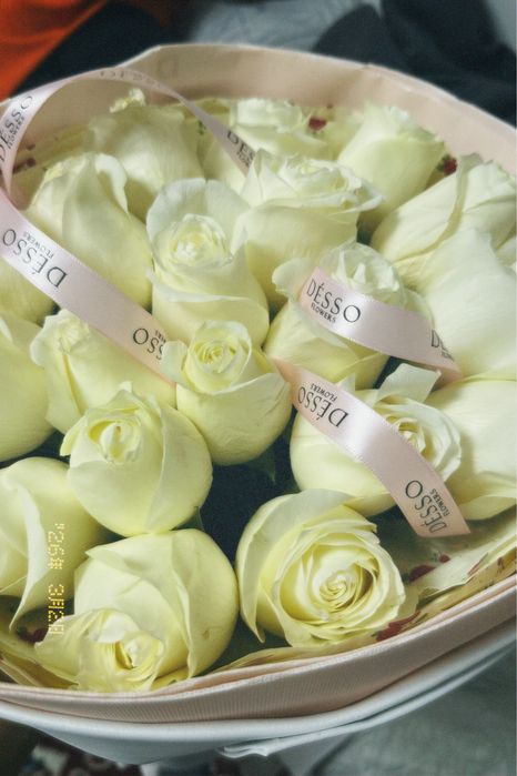 Белые розы от Desso flowers