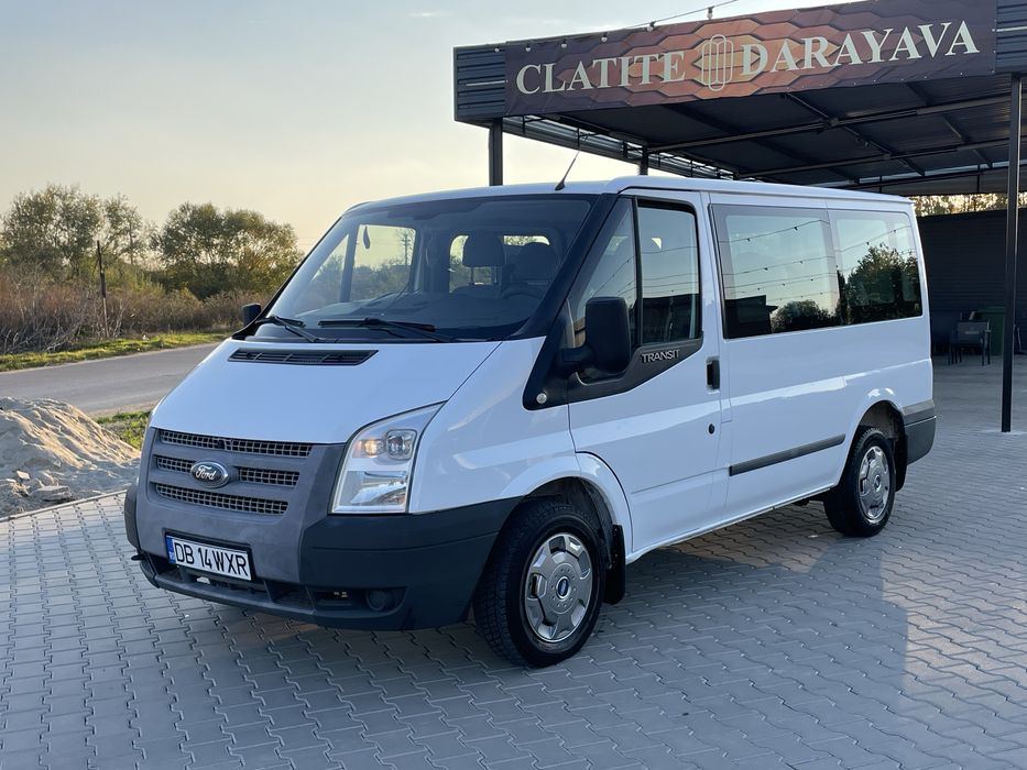 De vanzare ford transit 8+1 2013 curat