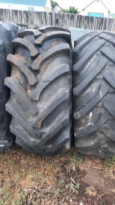Шины на Комбайн комплекте
