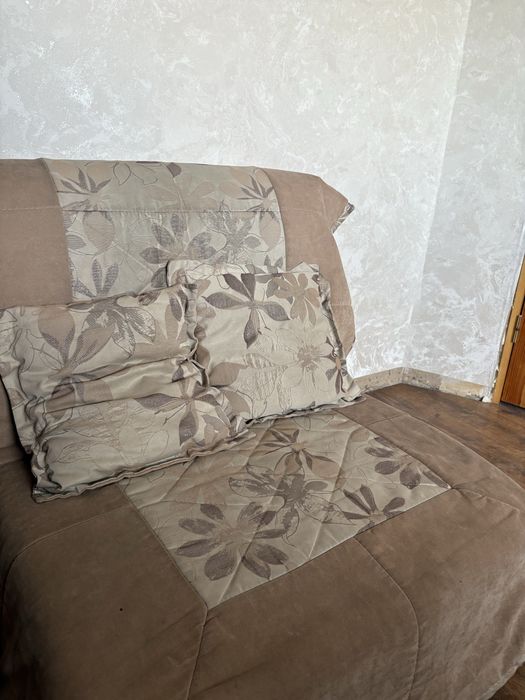 продалим кресло для детской комнаты