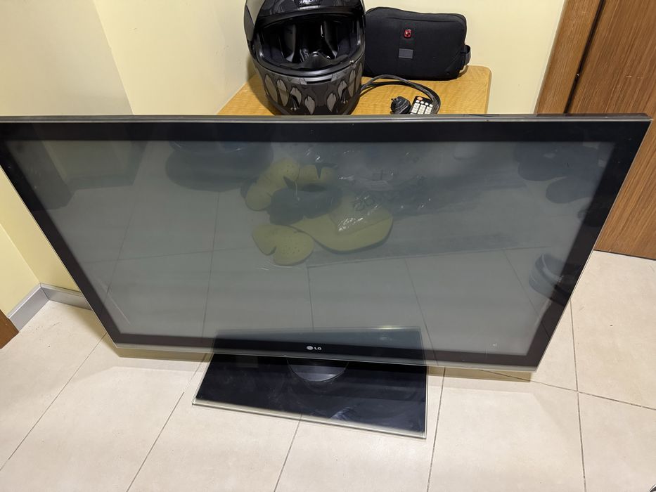 Телевизор 42 инча LG