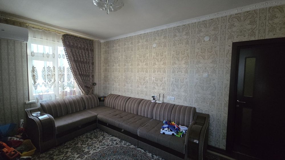 Yangi Hayot tumani 3A 23a-11  3 xonali uy sotiladi