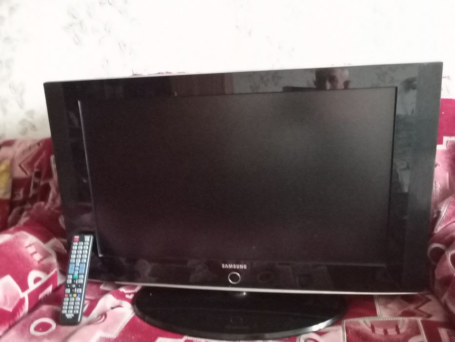Продам телевизор Самсунг.