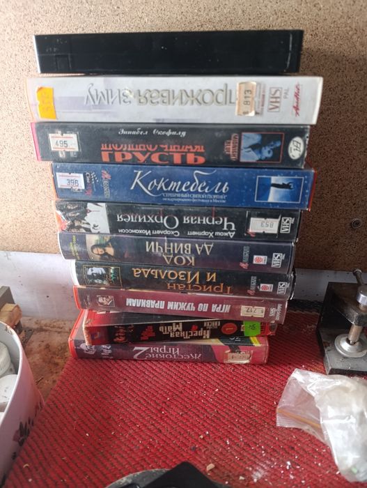 Видеокассеты филмы 1000шт