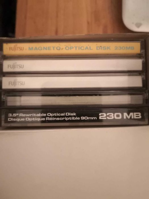 Магнито-оптични 230 mb дискети