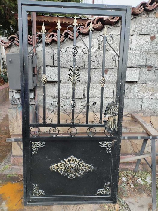 Дворни врати и портали