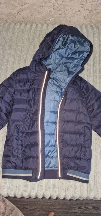 Продам куртку на мальчика