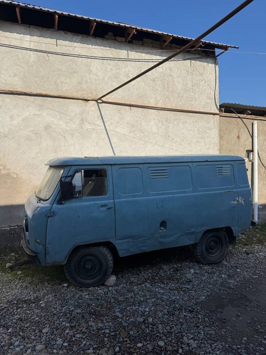 UAZ furgon sotiladi