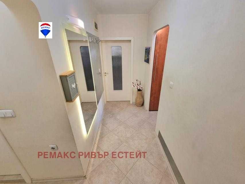 Продава се Тристаен апартамент в Русе, Възраждане - 97 кв.м за 2042 €/кв.м - Снимка #9