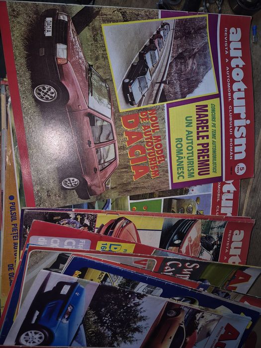 Vând colecția Revista Autoturism raritate marea parte fiind după 1990