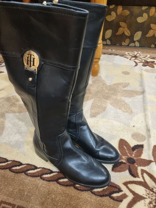 Оригинални ботуши на Tommy Hilfiger