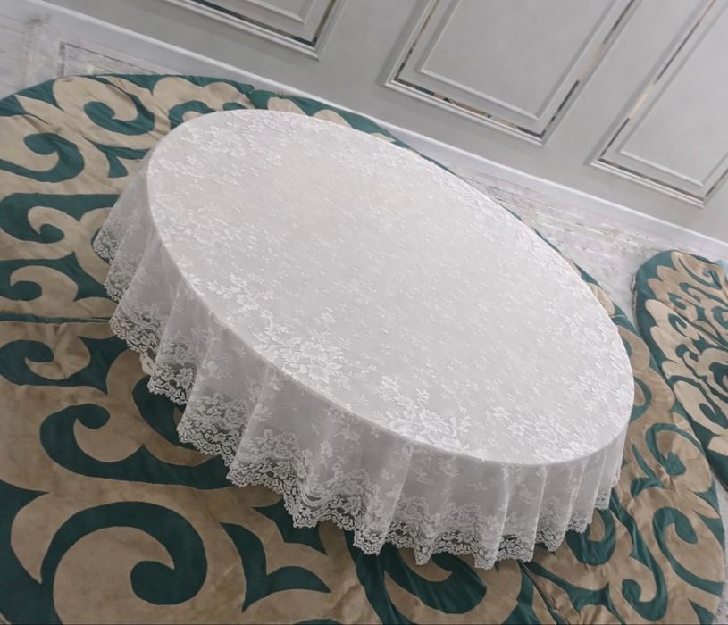 Сдам в аренду круглую стол с корпешкой