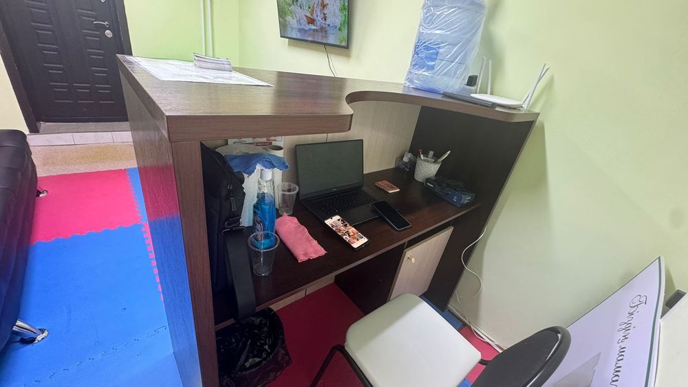 Шкаф,ресепшн сатылады