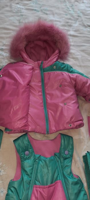 Продается  комбинезон на девочку (трансформер)