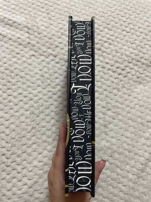 Книги на английски език - чисто нови The Sacrifice/TheSinner shantel tessier