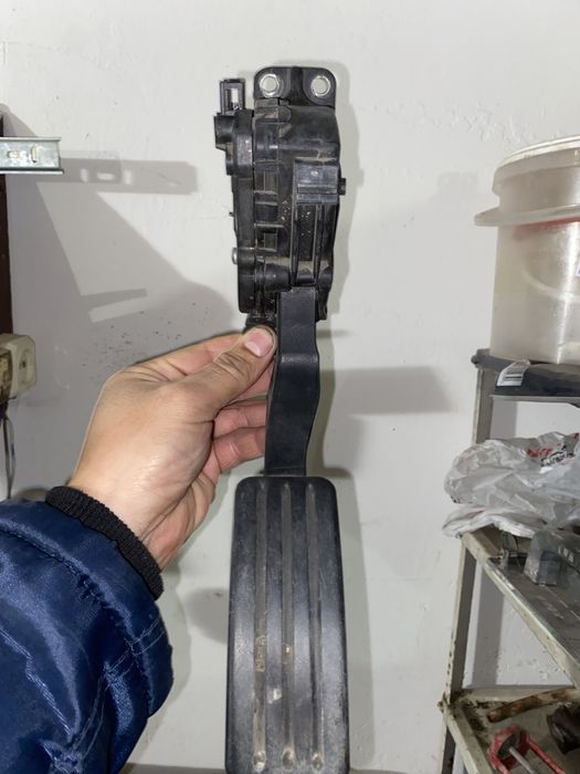 Пидаль газа от renault duster Рено Дастер