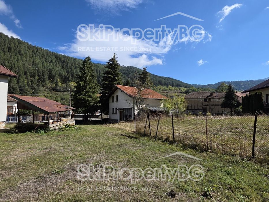 Къща с парцел в село Бели Искър, близо до Боровец!