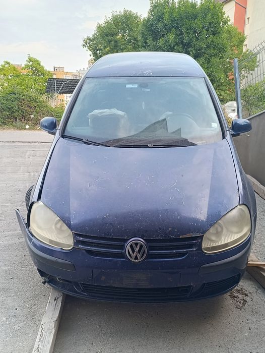 Продавам Голф 5 1.9 105кс. на ЧАСТИ, както и ВСЯКАКВИ други Голф 5ци