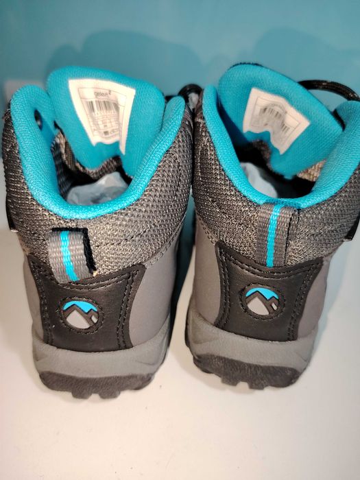 Нови детски ботуши