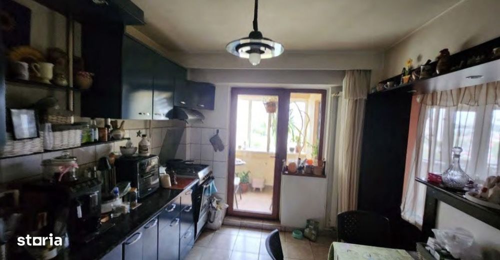 De vânzare apartament 3 camere Cartier Buzaului — fotografia 3