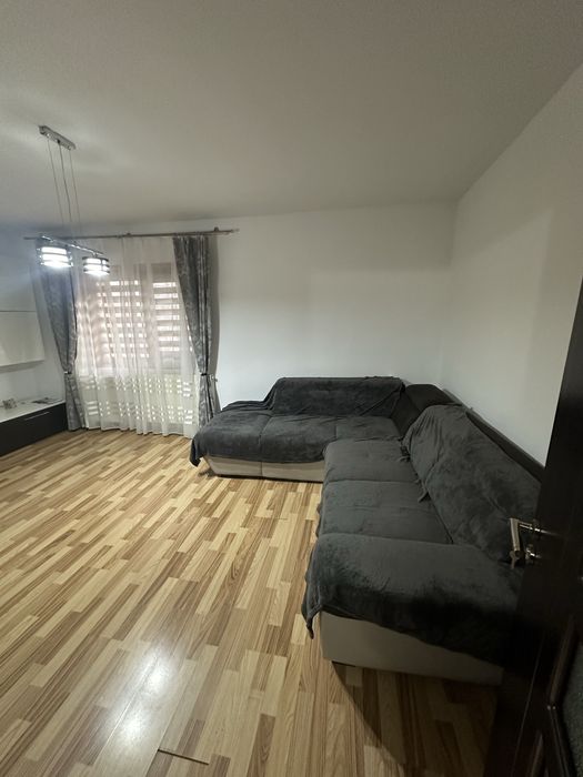 Inchiriez apartament 2 camere ,strada 9 Mai,54m
