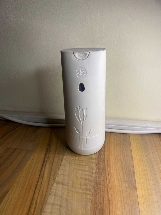 Спешно! 2 броя ароматизатори Air Wick