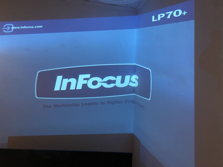 Proiector tv  videoproiector InFocus LP70+