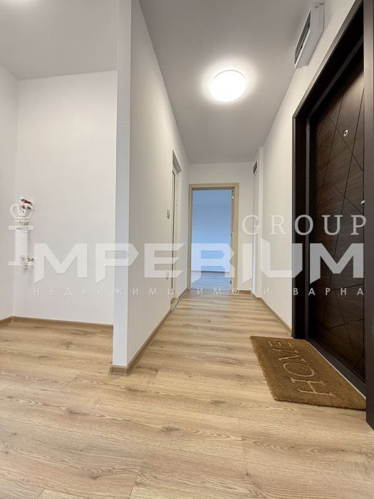 В продажба * Тристаен апартамент *  Изцяло юг * кв. Младост