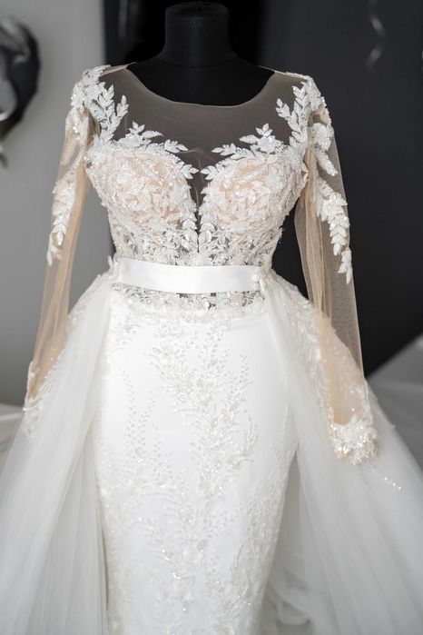Rochie mireasa + trena detasabila + voal (Model pe comanda - Deosebit)