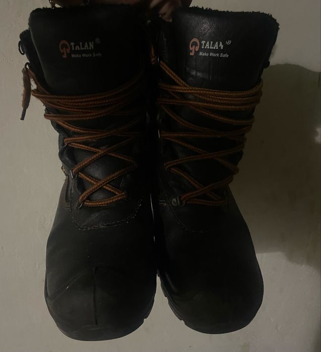 Продам берцы с металическим носком