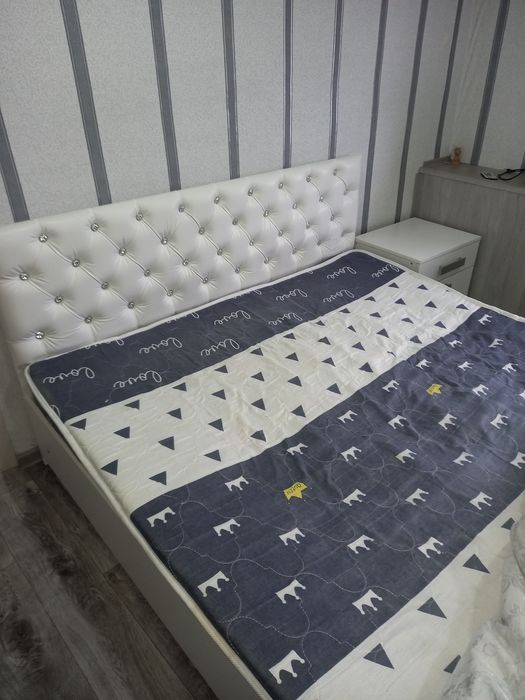 Продам двухспальную кровать