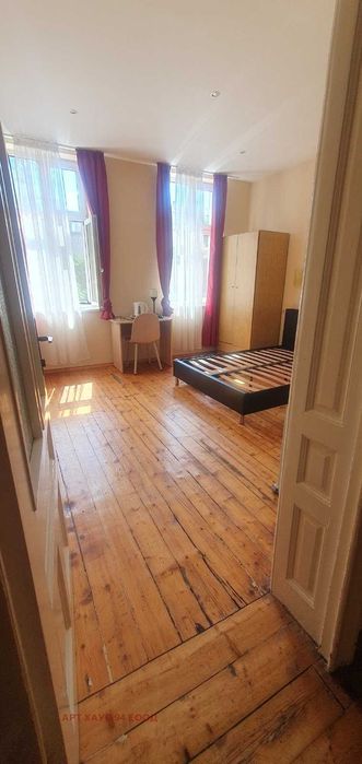 Продава се Четиристаен апартамент в София, Център - 102 кв.м за 2108 €/кв.м - Снимка #3