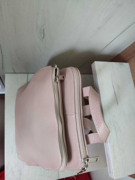 Едноцветни кожени раници