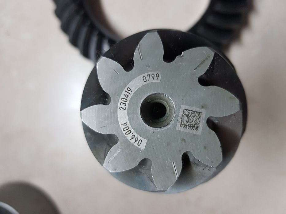 Мерцедес Г-клас w463.w461 НОВИ пиньон и корона