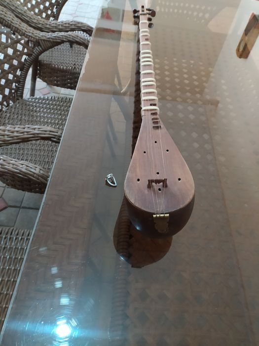 Продаётся старый танбур